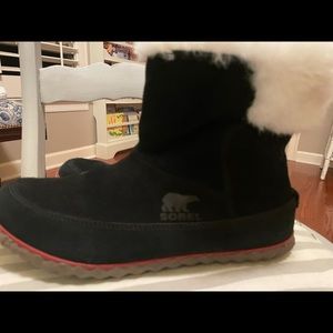 Black Suede Sorel booties size 8. Beautiful in and out!